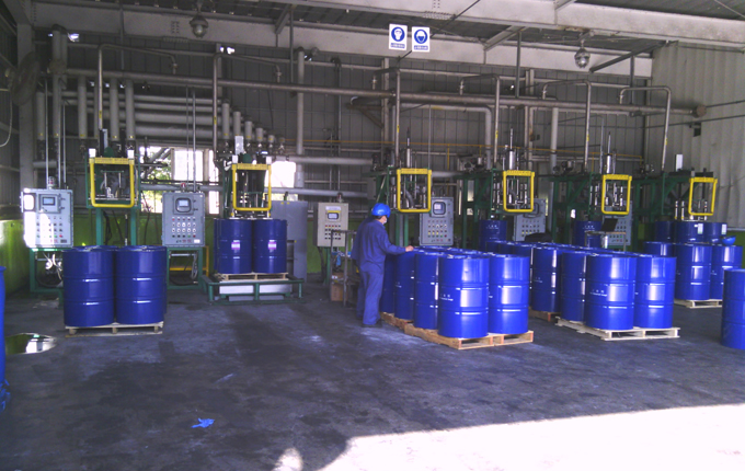 GAF-1500灌裝機(jī)--50GL*4桶型現(xiàn)場(chǎng)運(yùn)用