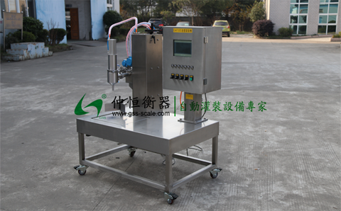 四川華邑在我司購買的GAF-10液體自動灌裝機(jī)準(zhǔn)備出貨