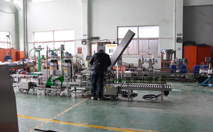 仲恒GAF-30LA液體自動(dòng)灌裝生產(chǎn)線安裝調(diào)試完成準(zhǔn)備出貨1！