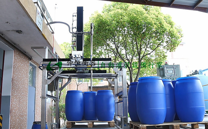 GAF-1500型200L*4桶 IBC噸桶自動(dòng)灌裝線現(xiàn)場(chǎng)調(diào)試4
